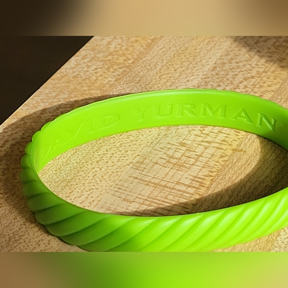 David Yurman Pistaschio Green Rubber Bracelet 10mm Stamped D.Y. Limited Edition - Picture 1 of 10